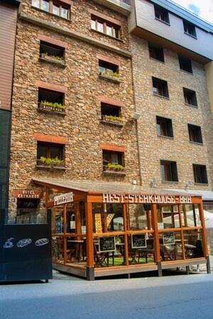 Hotel Kathmandu Pas De La Casa Ngoại thất bức ảnh